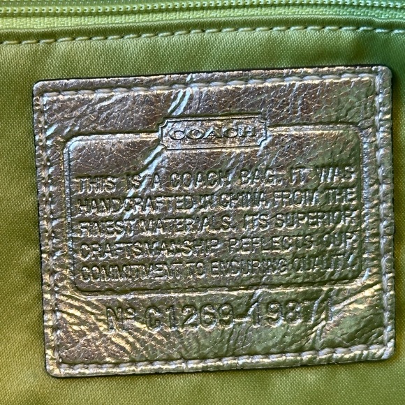 Gorgeous Coach Cream & Multicolor Tote WITH Wallet - Picture 3 of 10